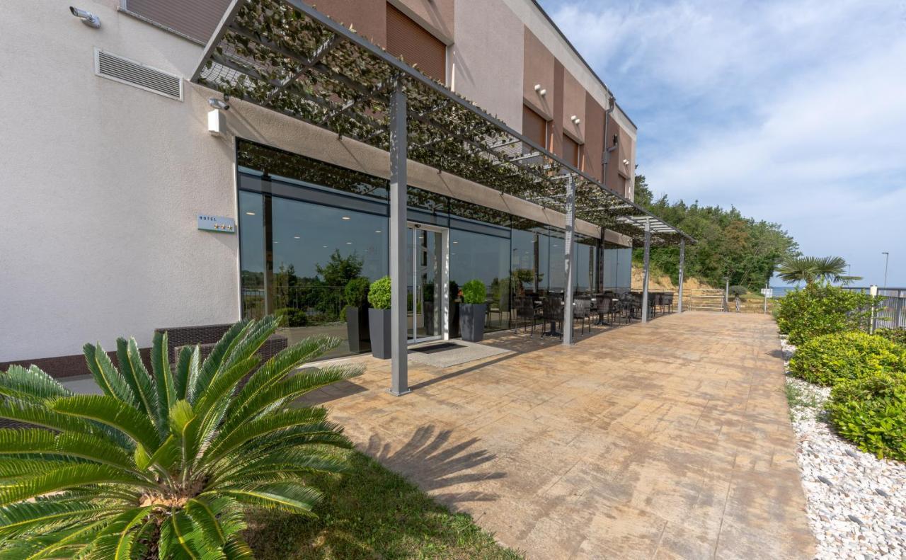 Hotel Lavender - Oleander Resort Strunjan Eksteriør billede